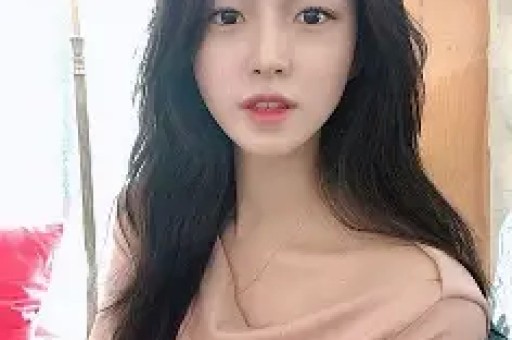 陪玩陪睡只是皮毛！继手伸进裤子后又一女星自曝50多都不放过