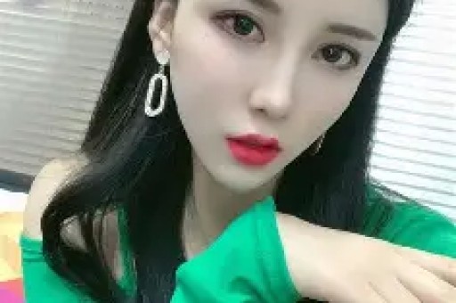 三山凌辉被曝出轨后毫不遮掩亲密姿态