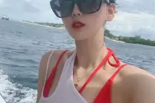 不知羞耻！女教师多次旷工出轨露骨聊天记录被扔学校千人群